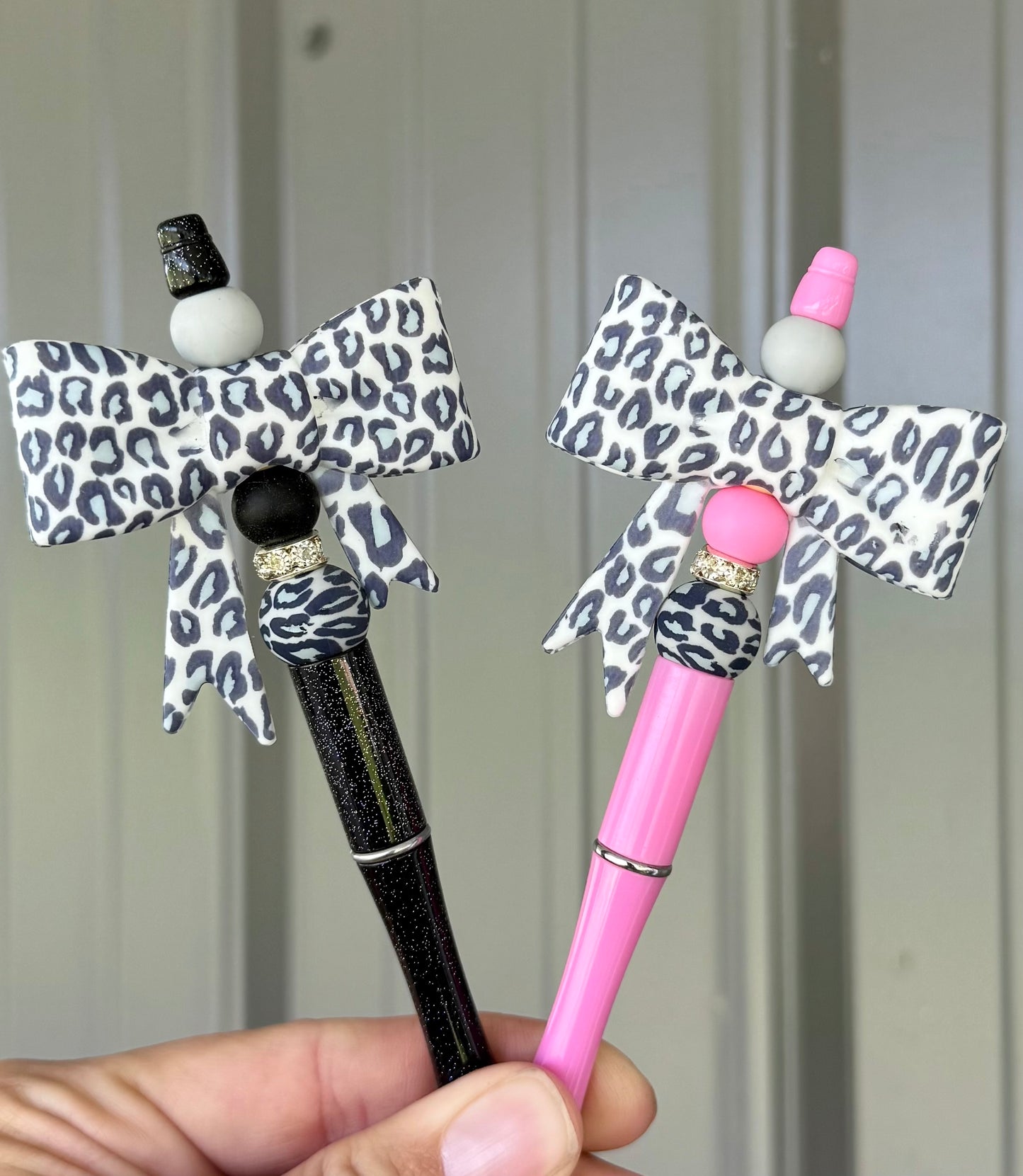 Gray Cheetah Big Bow Pen
