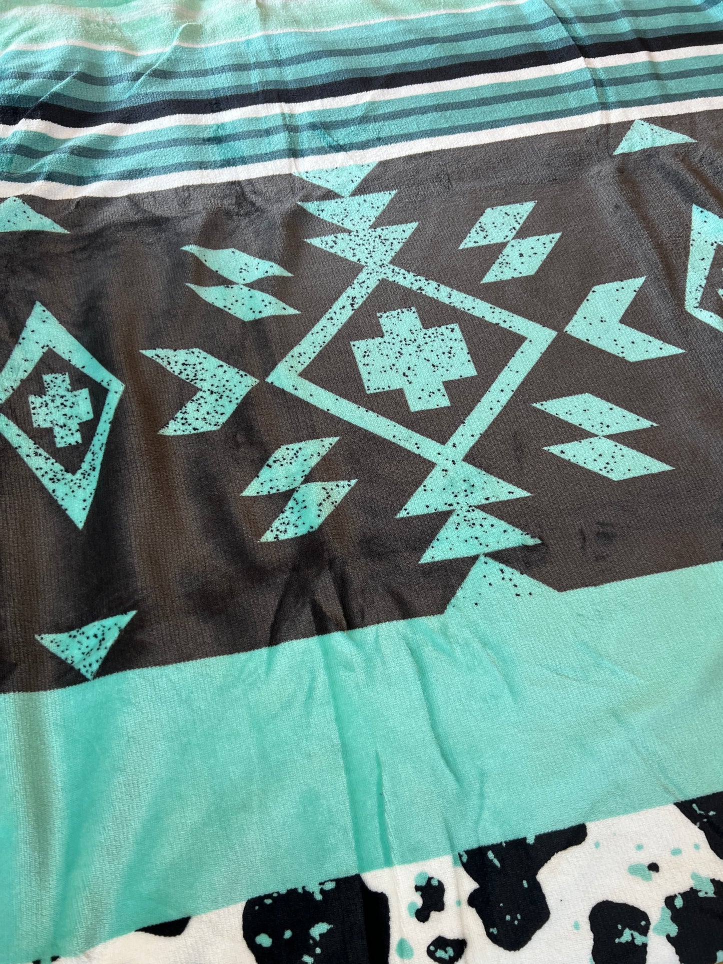 Twin Turquoise Cow Skull Cowhide Thinner Style Blanket