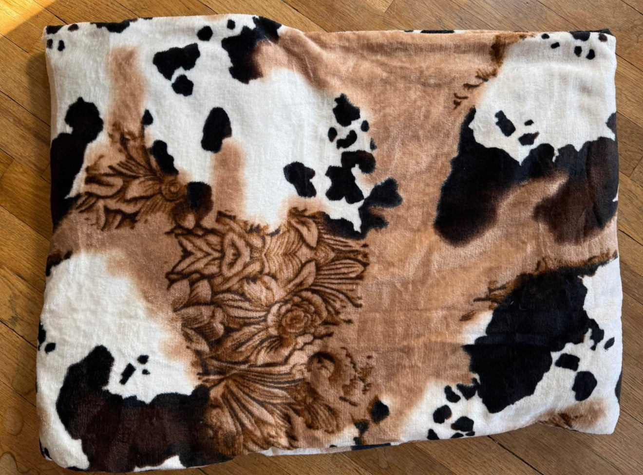 Tooled leather Cowhide Queen Blanket