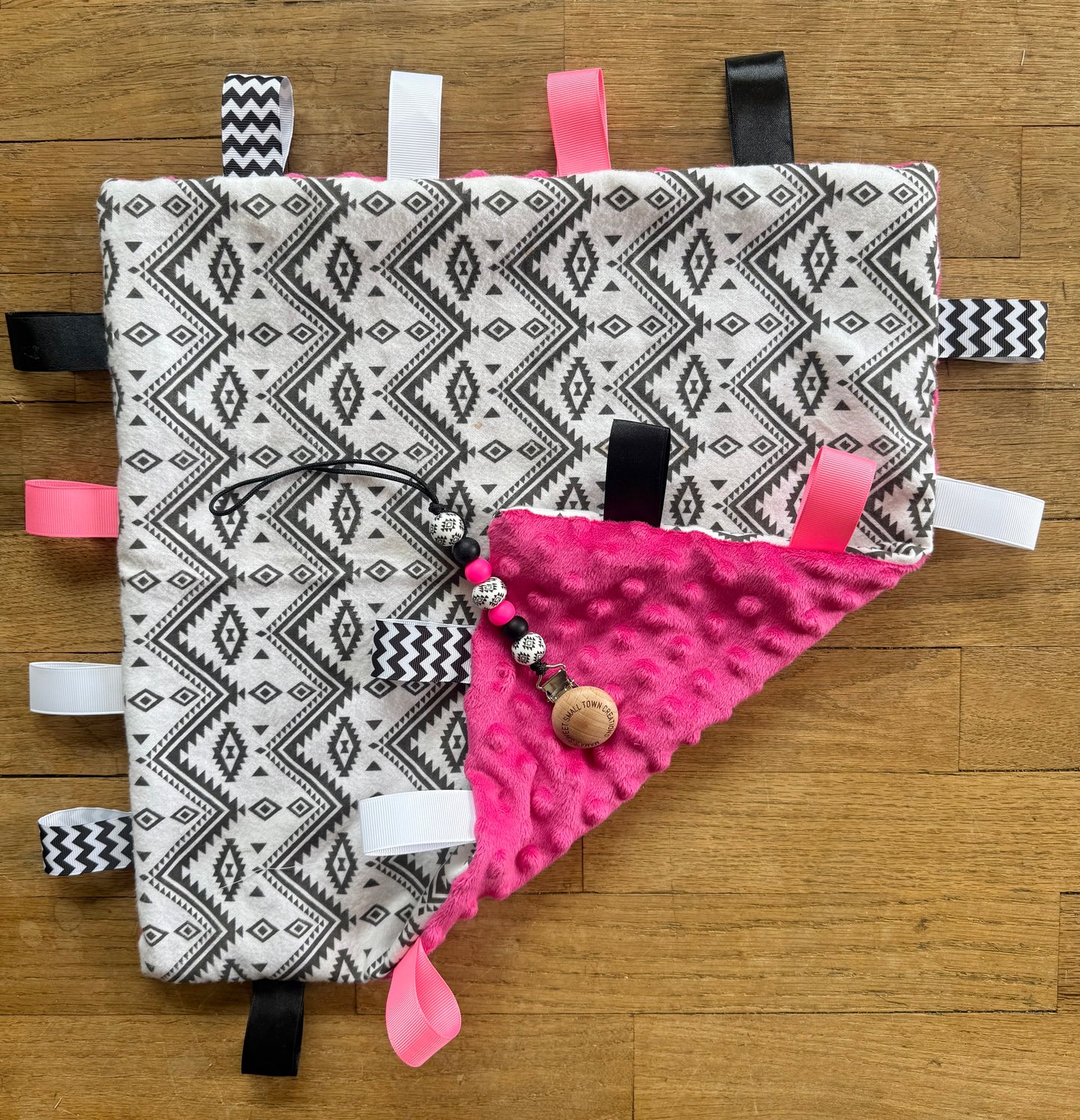 Pink Aztec Taggie Blanket Set