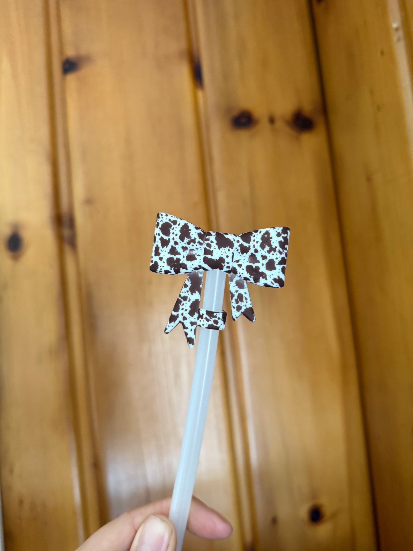 Black Cowhide Bow Straw Topper