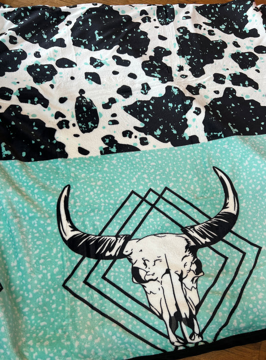 MIA Blanket ReverisibleTurquoise BullSkull