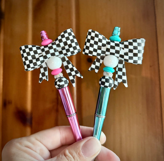 Checkered Bow Pen