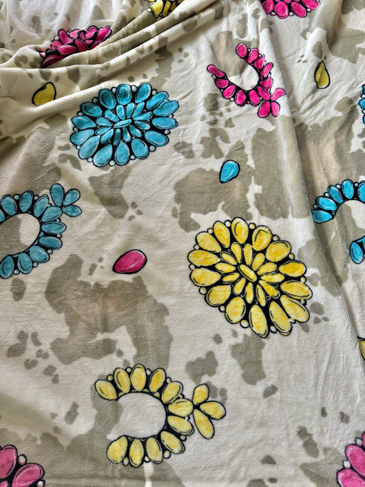 Beige Cowhide Western Blossom Thick  Queen Size Blanket