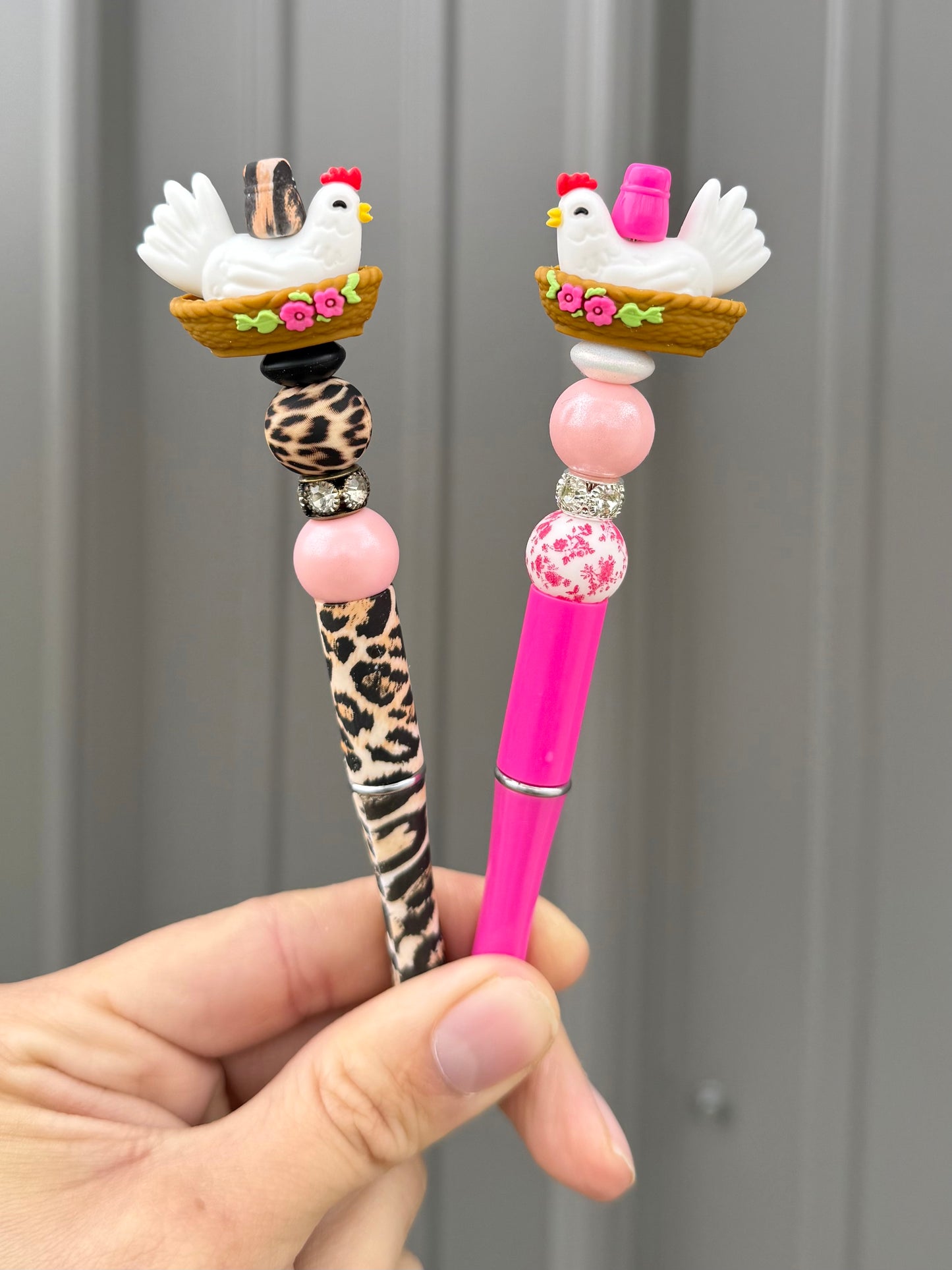 Hen in Nest Pen Cheetah / Floral