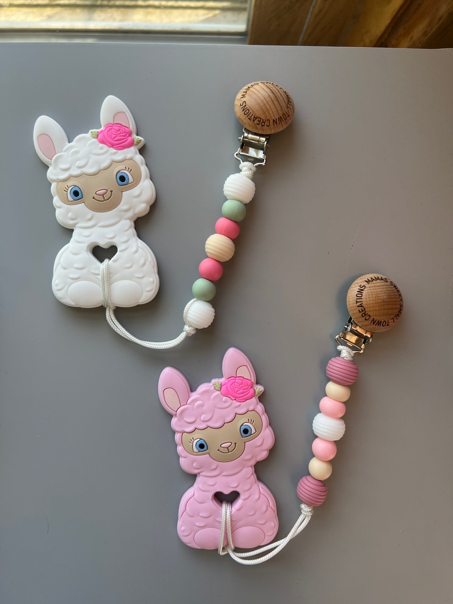 Llama Teether Clip