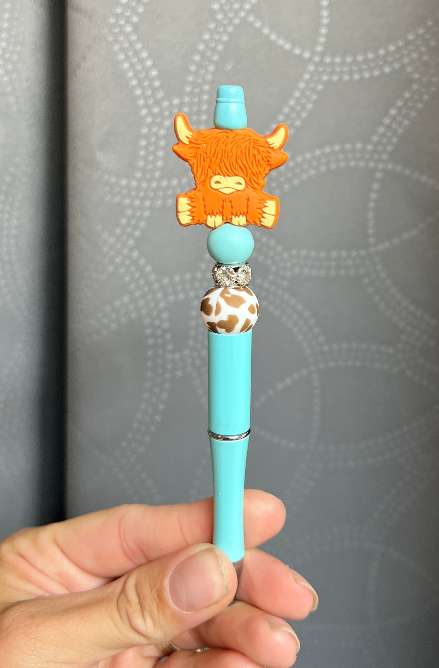 Brown Sitting Highland Pen