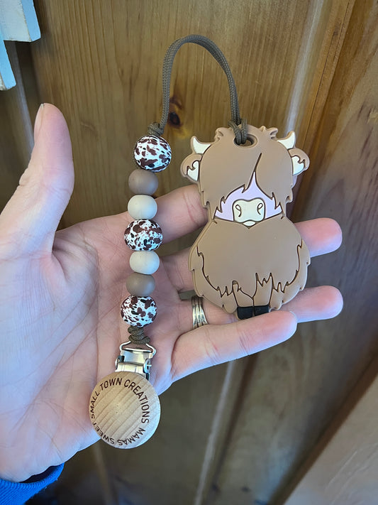 Light Brown Highland Cow Teether Clip
