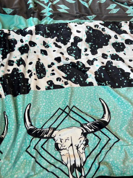 Twin Turquoise Cow Skull Cowhide Thinner Style Blanket