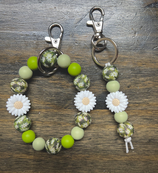 Camo White Daisy Keychain Set